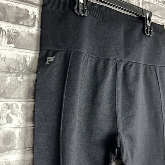 Fabletics‎ - Picture 5 of 7